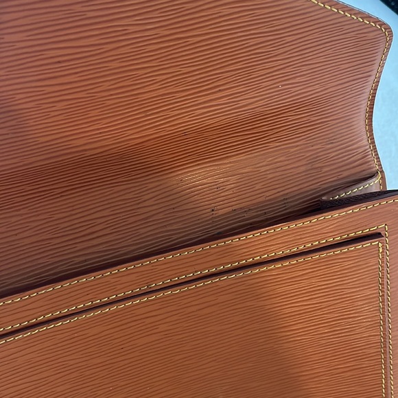 ‼️FREE SHIPPING LV Epi Sellier Dragonne Clutch - Picture 9 of 9